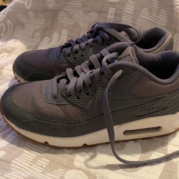 Nike Air Max 90 Gray Snake Skin Python Sneakers - Picture 8 of 11